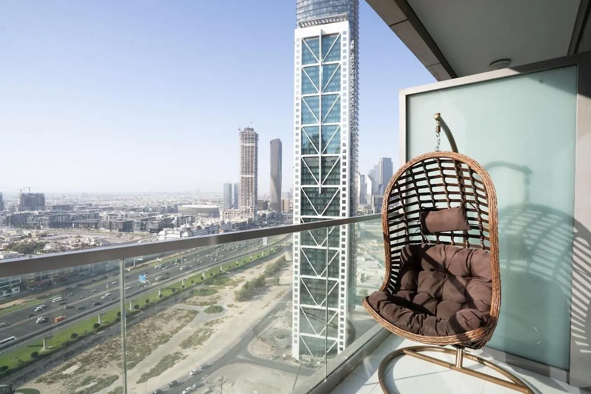 Infinity Edge Pool, Sea Views Apartment Dubai