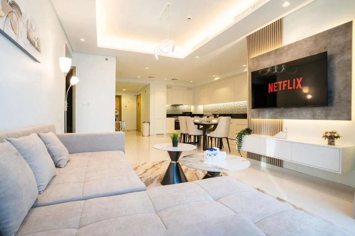 Infinity Edge Pool, Sea Views Apartment Dubai United Arab Emirates