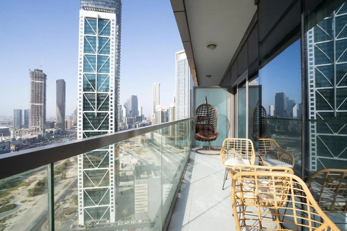 Infinity Edge Pool, Sea Views Apartment Dubai