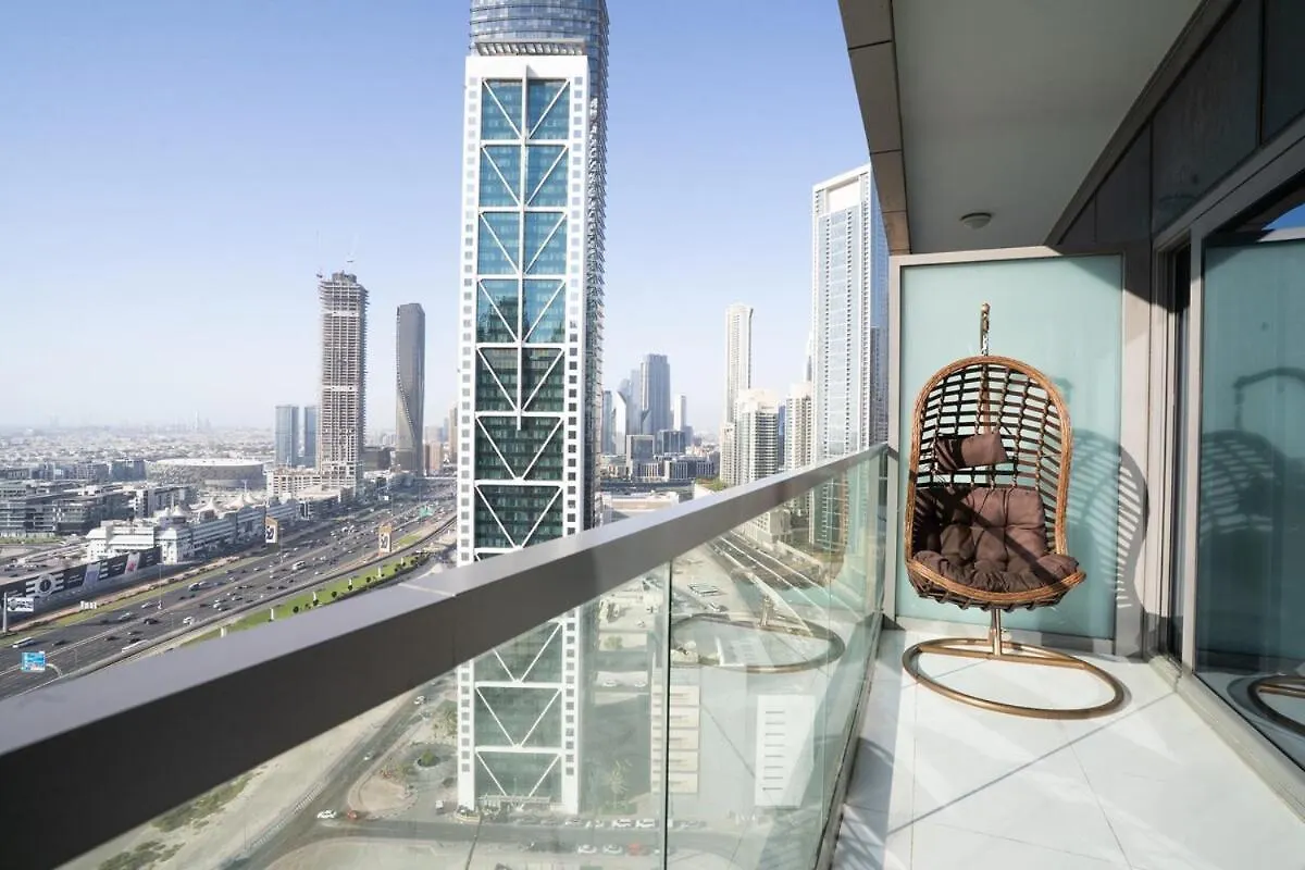 Infinity Edge Pool, Sea Views Apartment Dubai