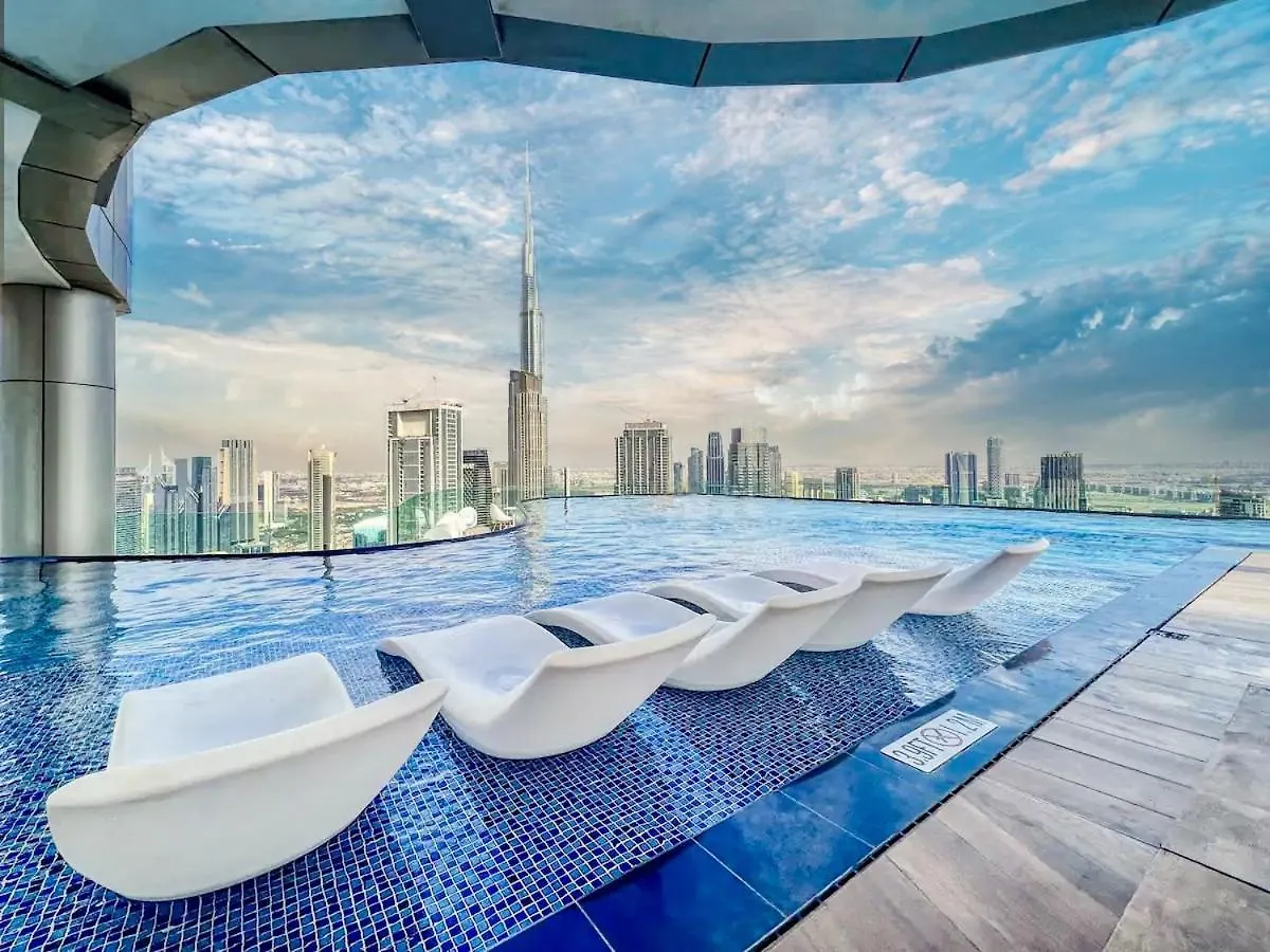 Infinity Edge Pool, Sea Views Apartment Dubai